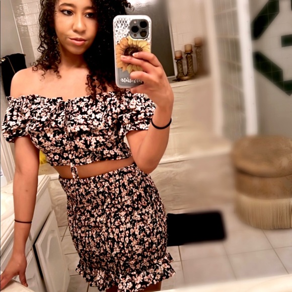 Frilled Off Shoulder Floral Top And Skirt Set - Picture 8 of 8